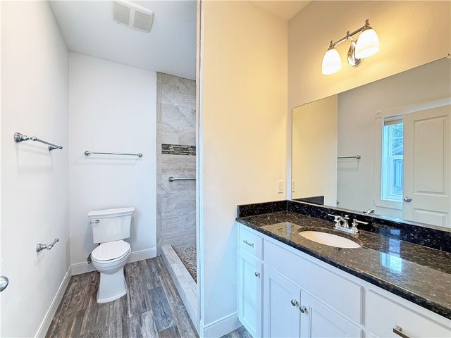 1622 12th St, Rockport, TX 78382