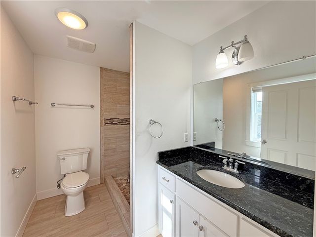 1622 12th St, Rockport, TX 78382