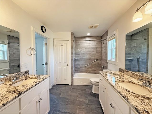 1622 12th St, Rockport, TX 78382