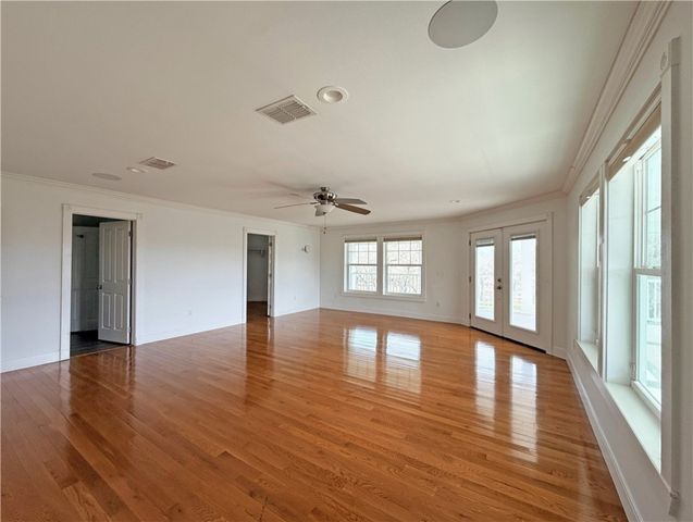 1622 12th St, Rockport, TX 78382