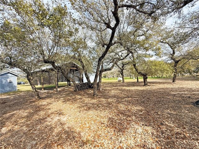 1622 12th St, Rockport, TX 78382