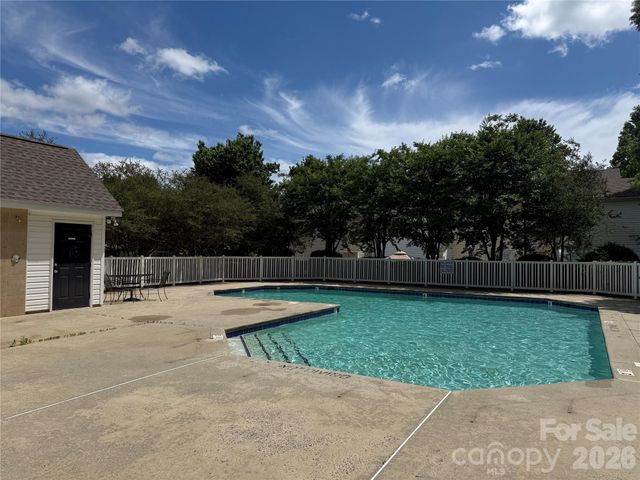 624 Gelderland Drive, Matthews, NC 28104