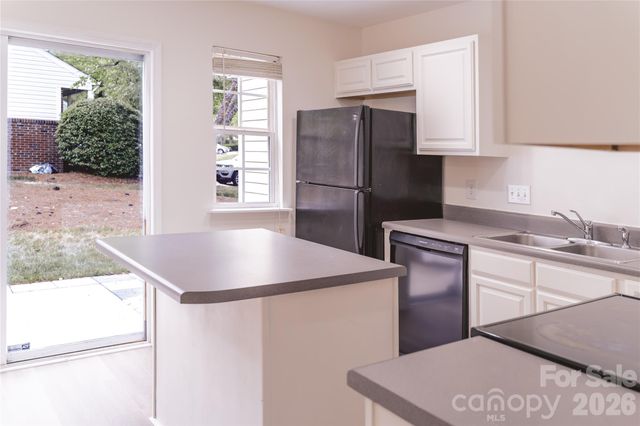 624 Gelderland Drive, Matthews, NC 28104