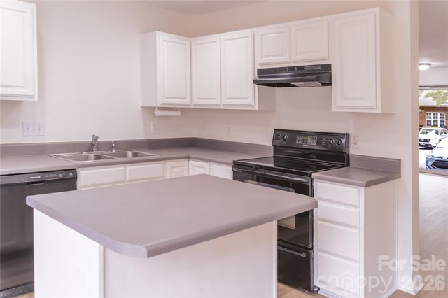 624 Gelderland Drive, Matthews, NC 28104