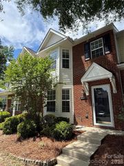 624 Gelderland Drive, Matthews, NC 28104