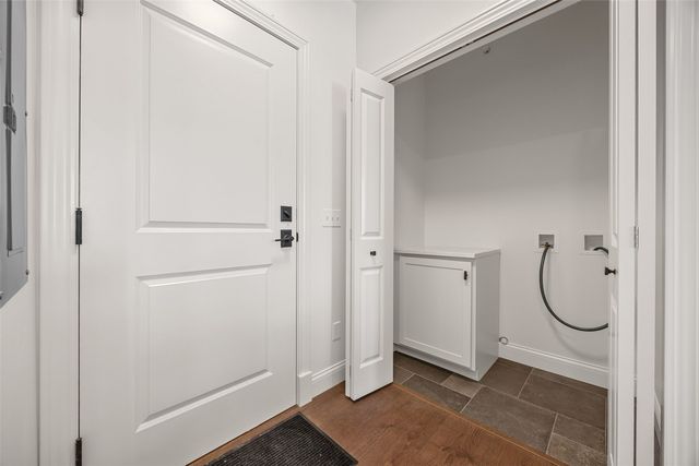 1500 Main St 208, Ely, IA 52227