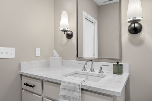 1500 Main St 208, Ely, IA 52227