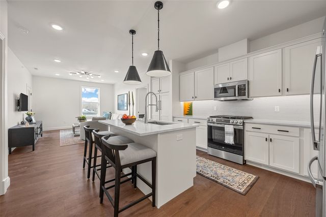 1500 Main St 208, Ely, IA 52227