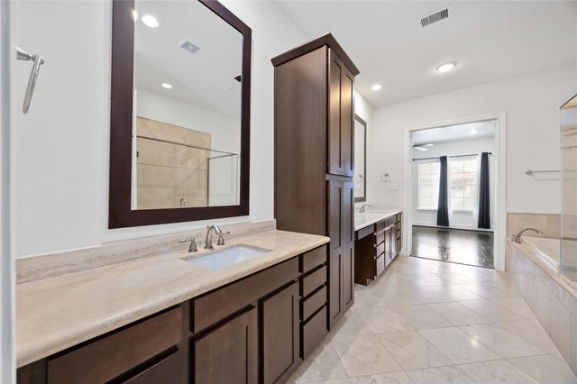 1104 Thompson Street, Houston, TX 77007