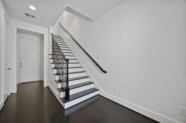 1104 Thompson Street, Houston, TX 77007