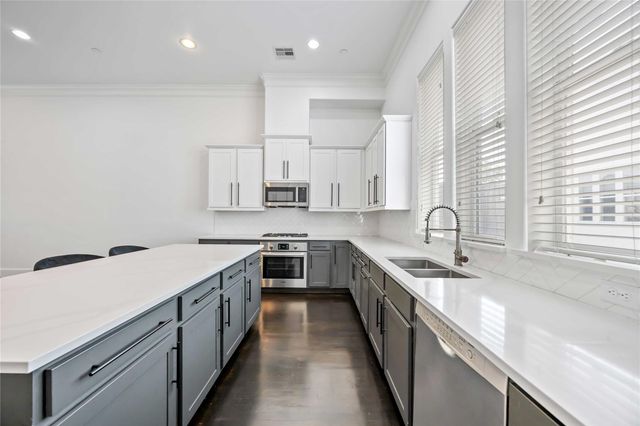 1104 Thompson Street, Houston, TX 77007