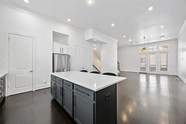 1104 Thompson Street, Houston, TX 77007