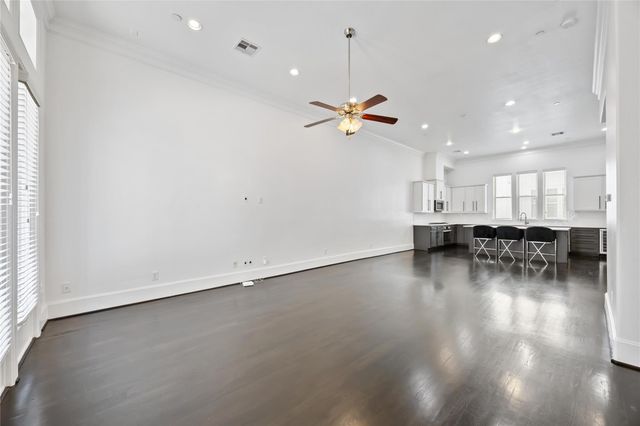 1104 Thompson Street, Houston, TX 77007