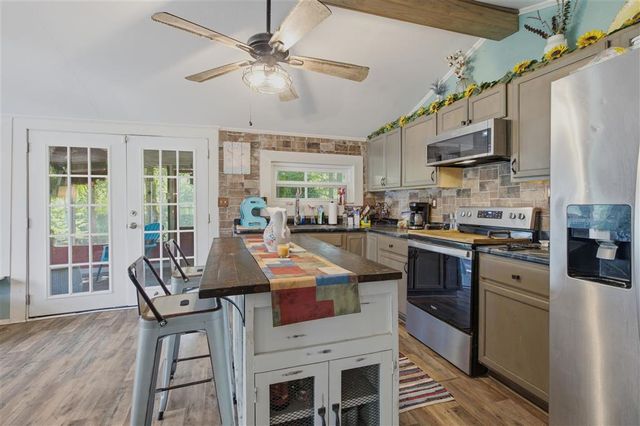 3000 Hennigan Road, Lake Charles, LA 70611