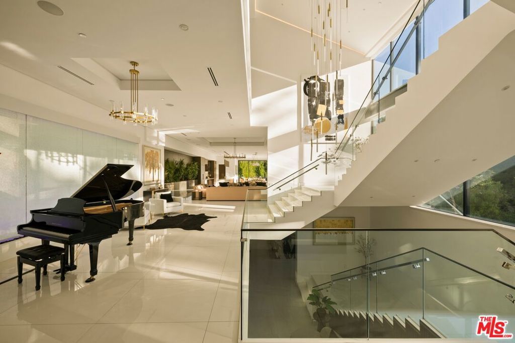 677 Nimes Road, Los Angeles, CA 90077 — photo 3