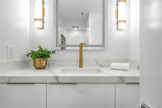 200 S Catalina Avenue 403, Redondo Beach, CA 90277