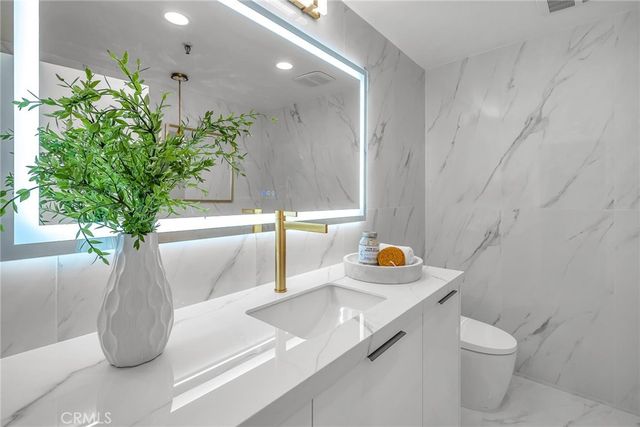 200 S Catalina Avenue 403, Redondo Beach, CA 90277