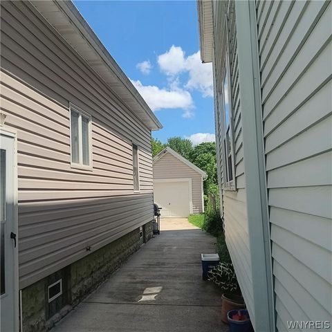 39 Rosedale St Street, Buffalo, NY 14207