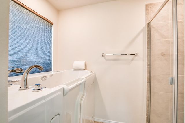 908 Wolcott DR, Leander, TX 78641