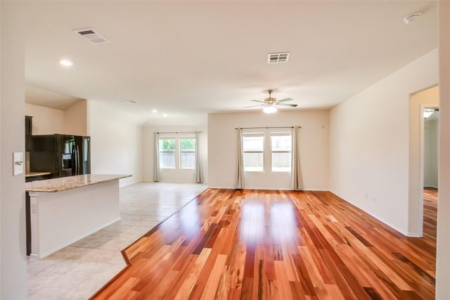 908 Wolcott DR, Leander, TX 78641