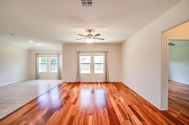 908 Wolcott DR, Leander, TX 78641
