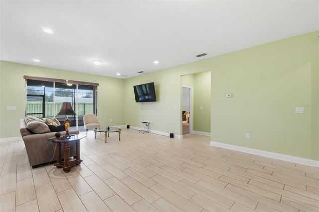 2393 PANORAMIC CIRCLE, Apopka, FL 32703