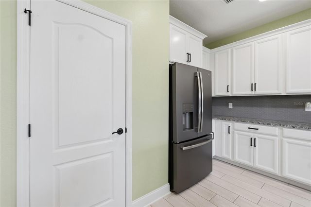 2393 PANORAMIC CIRCLE, Apopka, FL 32703