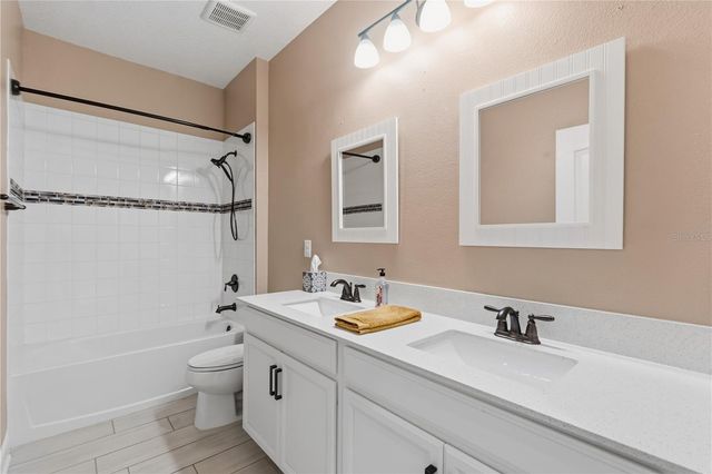 2393 PANORAMIC CIRCLE, Apopka, FL 32703