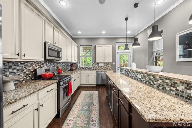 4161 W Pine Boulevard, St Louis, MO 63108