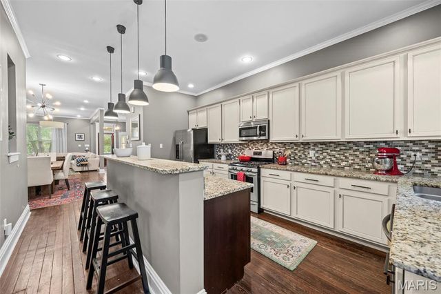 4161 W Pine Boulevard, St Louis, MO 63108