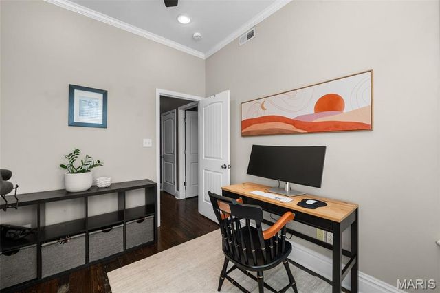 4161 W Pine Boulevard, St Louis, MO 63108