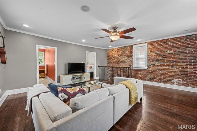 4161 W Pine Boulevard, St Louis, MO 63108