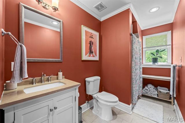 4161 W Pine Boulevard, St Louis, MO 63108