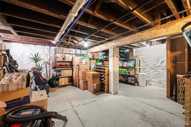 4161 W Pine Boulevard, St Louis, MO 63108