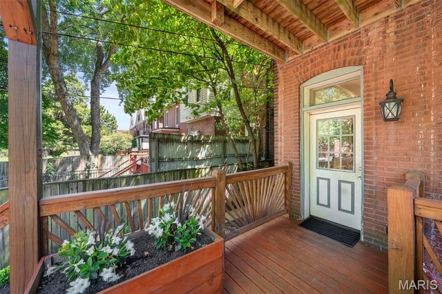 4161 W Pine Boulevard, St Louis, MO 63108