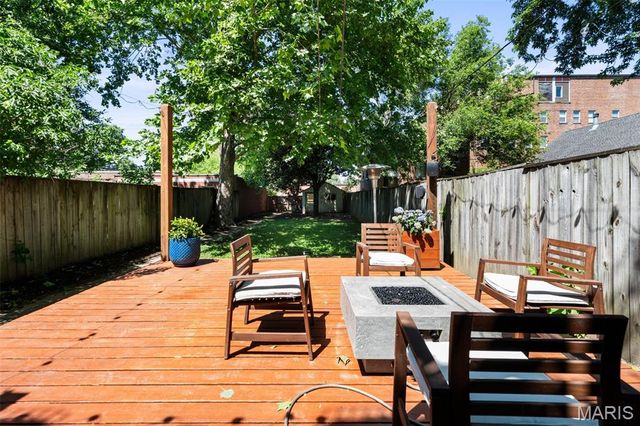 4161 W Pine Boulevard, St Louis, MO 63108