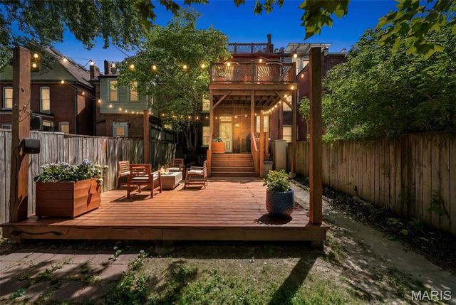 4161 W Pine Boulevard, St Louis, MO 63108