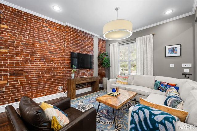 4161 W Pine Boulevard, St Louis, MO 63108