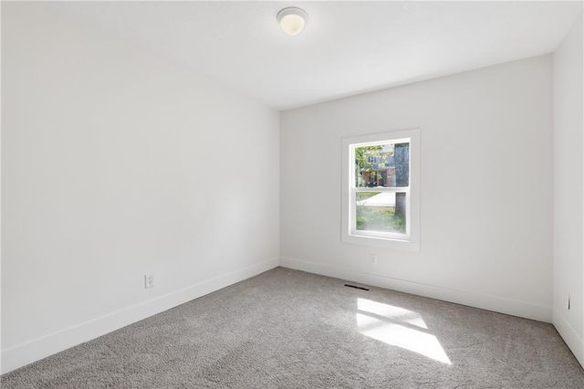 11011 N Holmes Street, Kansas City, MO 64155