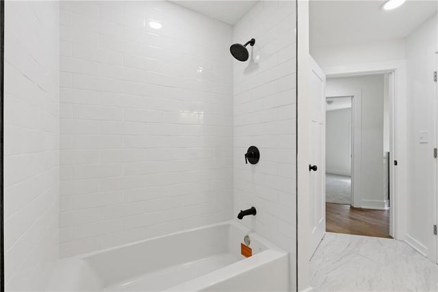 11011 N Holmes Street, Kansas City, MO 64155