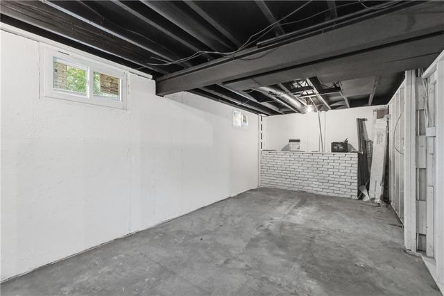 11011 N Holmes Street, Kansas City, MO 64155
