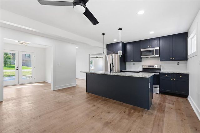 11011 N Holmes Street, Kansas City, MO 64155