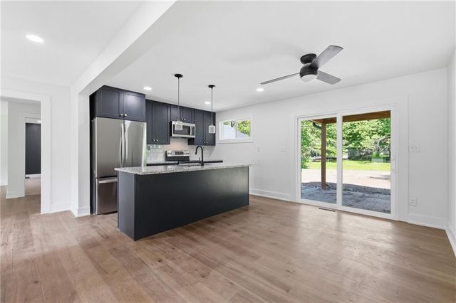 11011 N Holmes Street, Kansas City, MO 64155