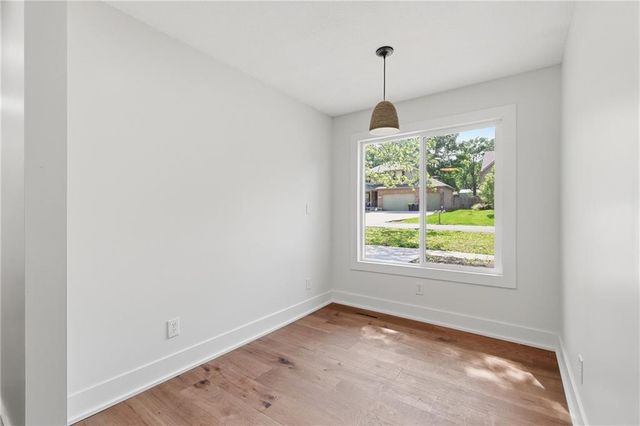 11011 N Holmes Street, Kansas City, MO 64155