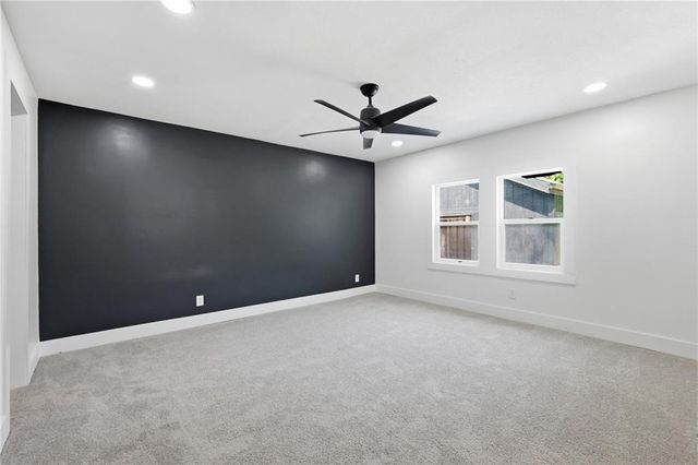 11011 N Holmes Street, Kansas City, MO 64155