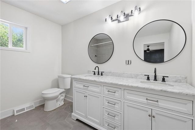 11011 N Holmes Street, Kansas City, MO 64155