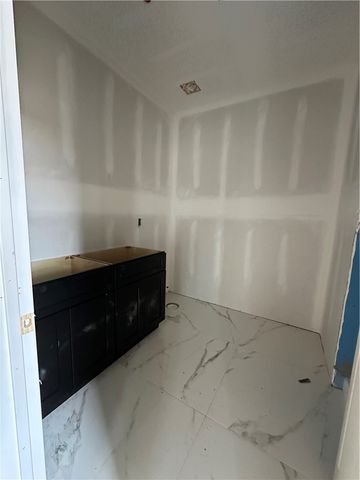 2400 S 27th Street, Rogers, AR 72758