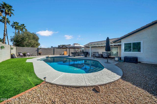 8044 W COLUMBINE Drive, Peoria, AZ 85381