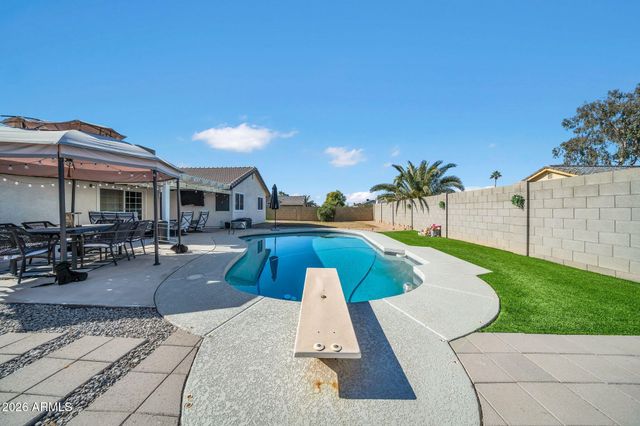 8044 W COLUMBINE Drive, Peoria, AZ 85381