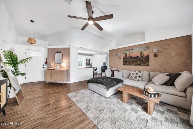 8044 W COLUMBINE Drive, Peoria, AZ 85381